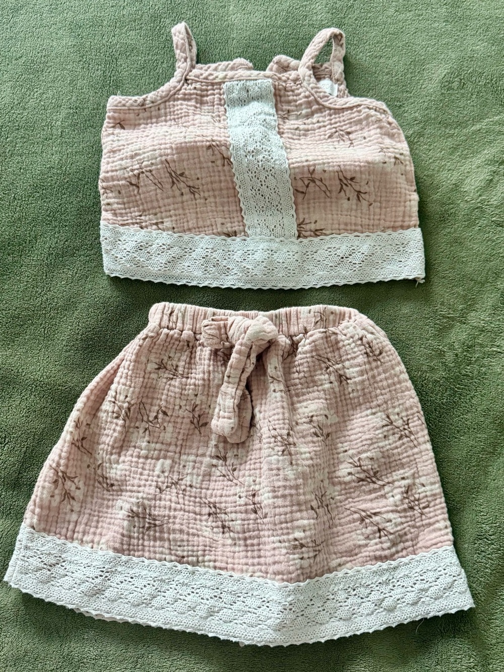 Rachel Zoe Pink Floral Two-Piece Set with Lace Trim